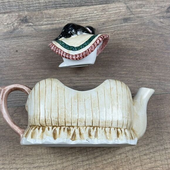 Tea Time Hand Glazed & Painted Porcelain Tea Pot Cat Doll On Couch - Picture 6 of 6